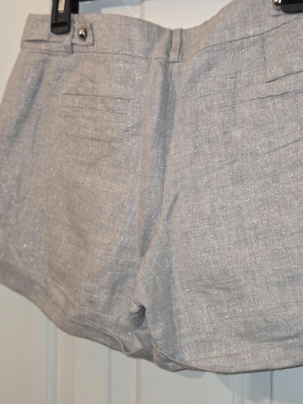 LOFT Women's Shimmer Silver Cream Metallic Linen-Blend Dress Shorts.  Size 6 - Picture 11 of 13